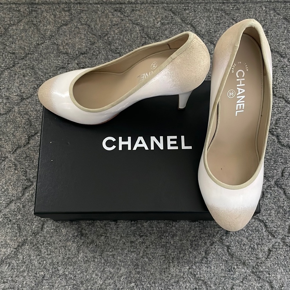 Classic CHANEL Ombré Pumps